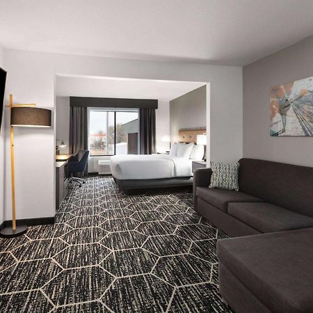 La Quinta Inn & Suites By Wyndham Meridian Exteriör bild
