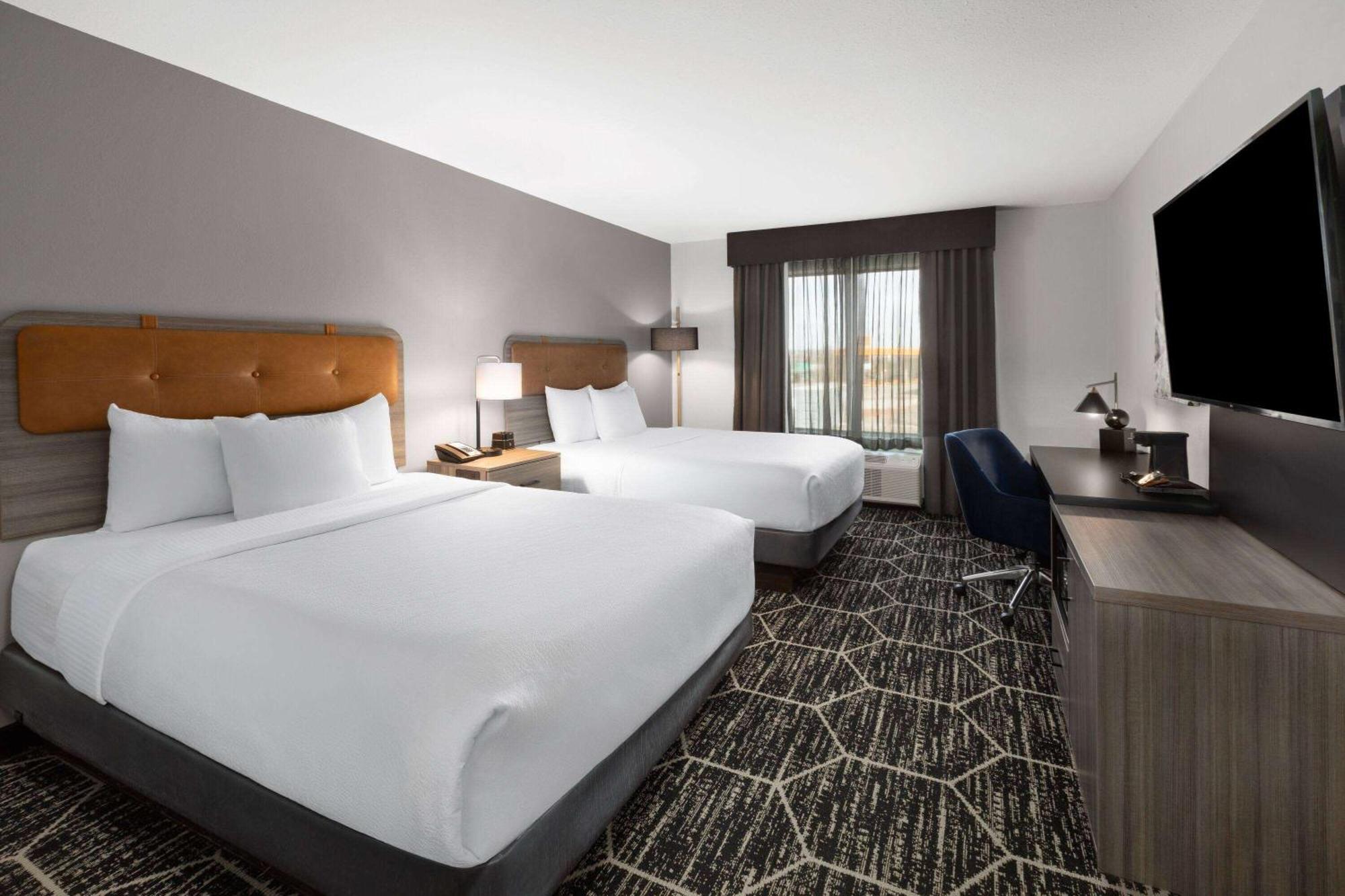 La Quinta Inn & Suites By Wyndham Meridian Exteriör bild