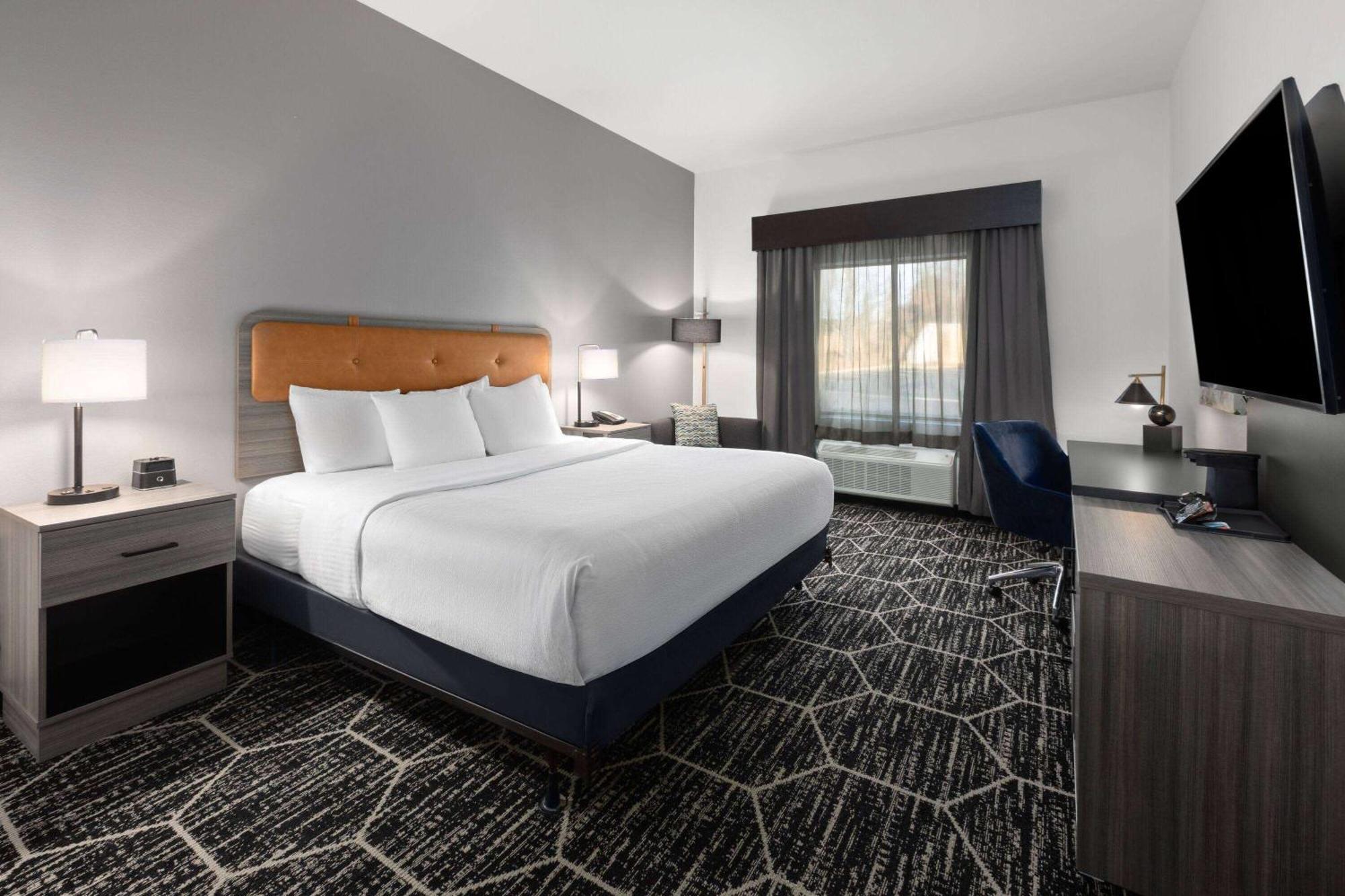 La Quinta Inn & Suites By Wyndham Meridian Exteriör bild