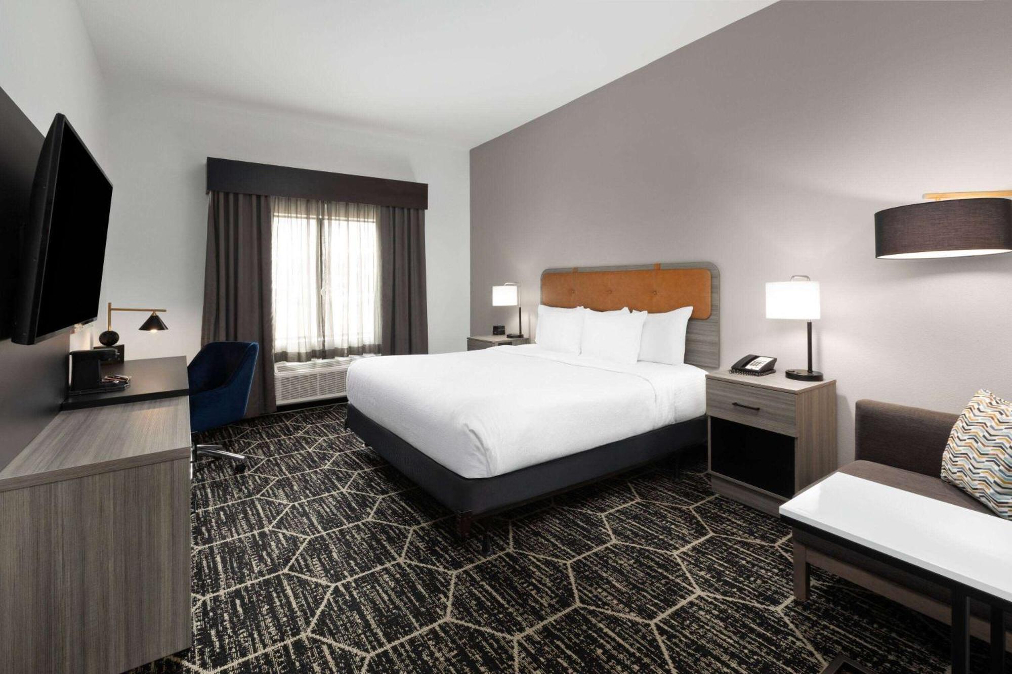 La Quinta Inn & Suites By Wyndham Meridian Exteriör bild