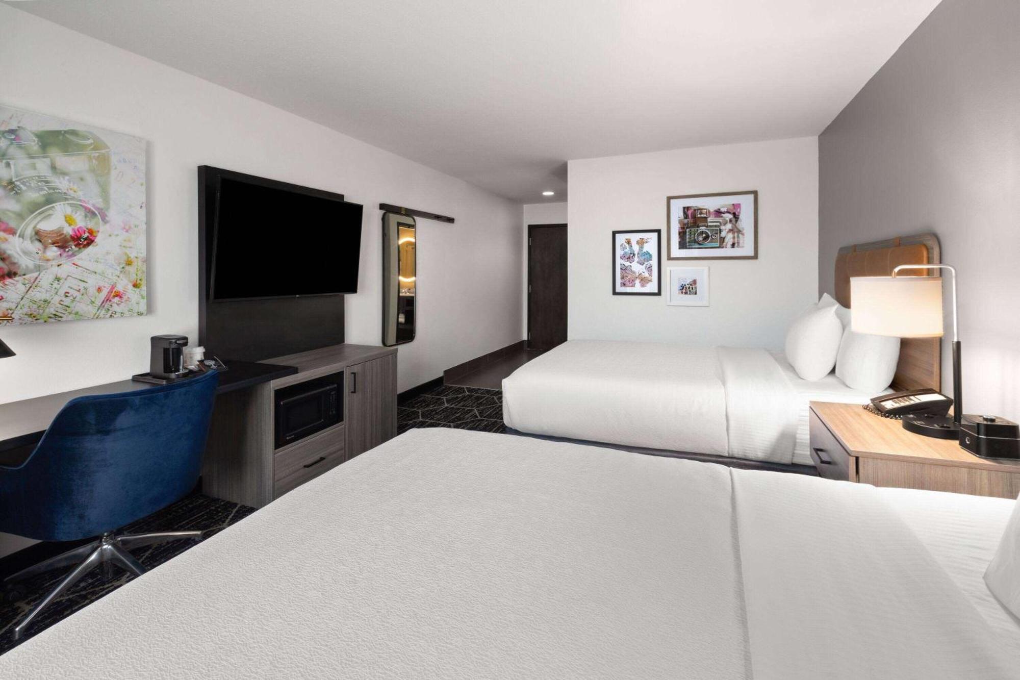 La Quinta Inn & Suites By Wyndham Meridian Exteriör bild