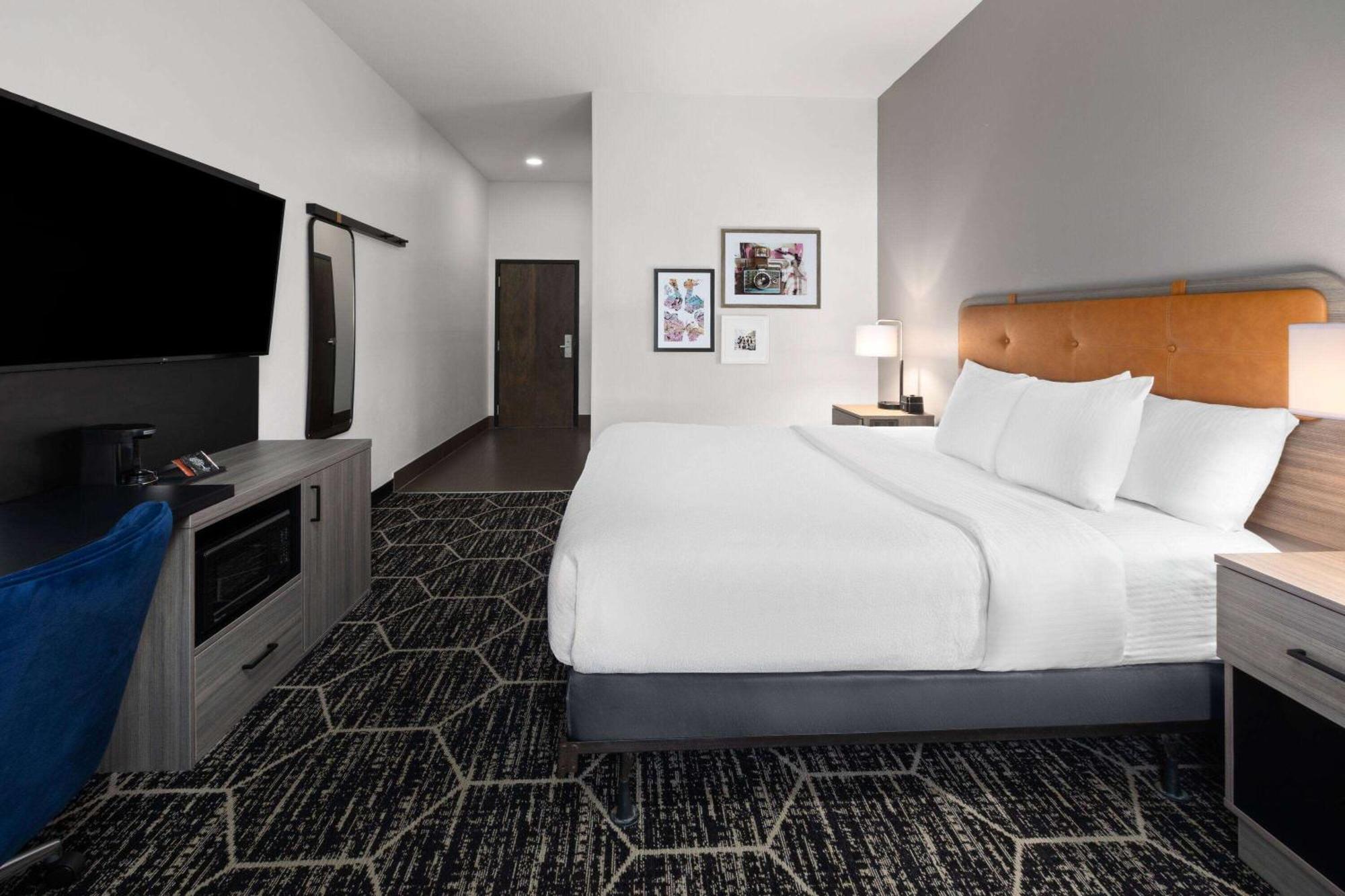 La Quinta Inn & Suites By Wyndham Meridian Exteriör bild