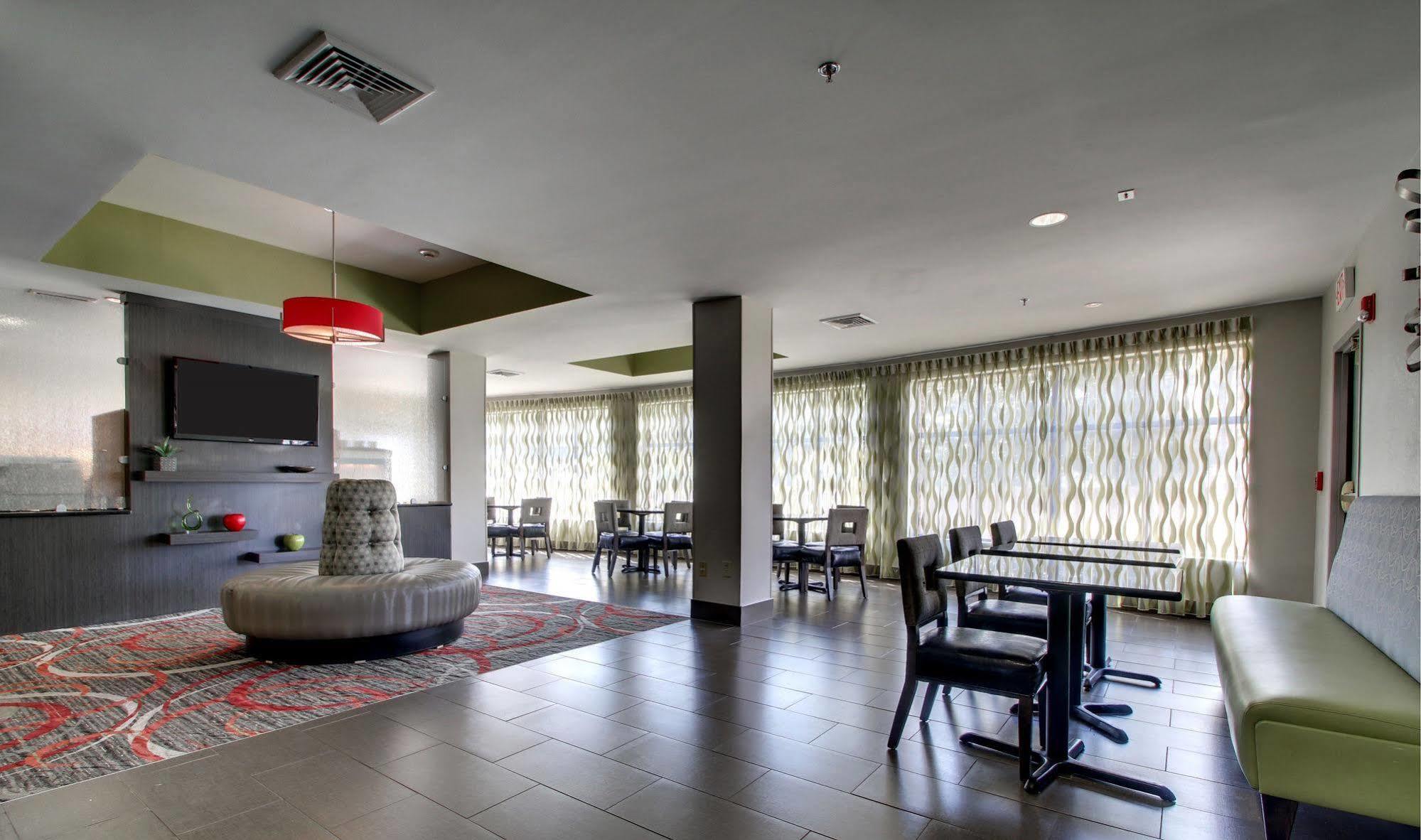 La Quinta Inn & Suites By Wyndham Meridian Exteriör bild